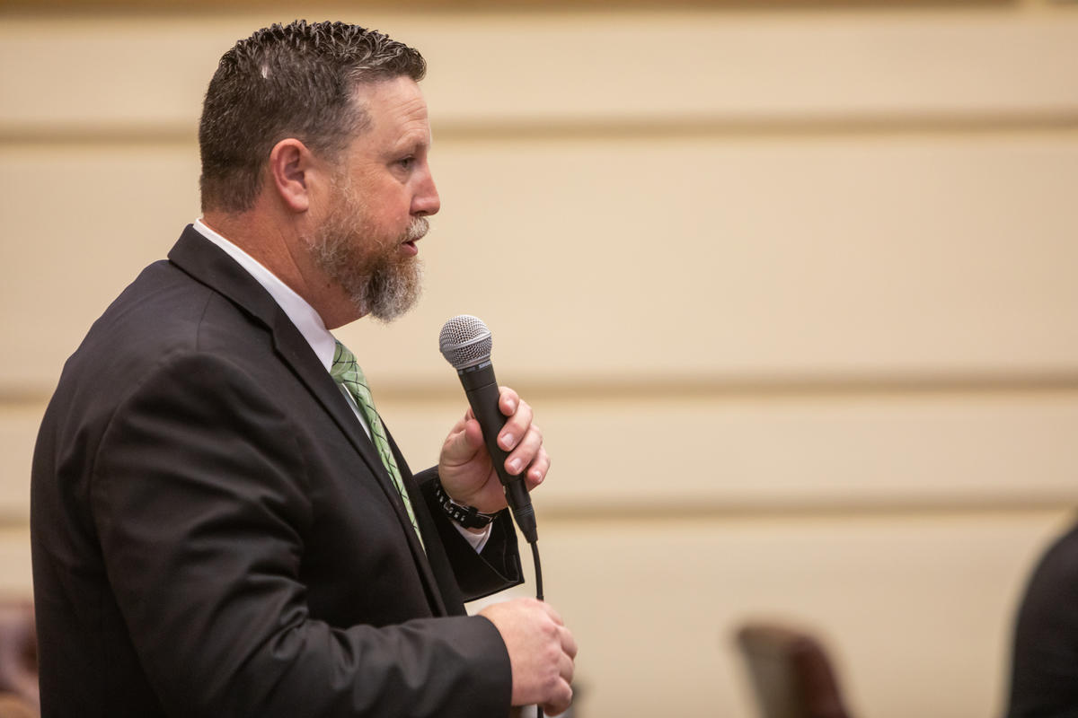 Sen. David Bullard, R-Durant, addresses the Senate. 