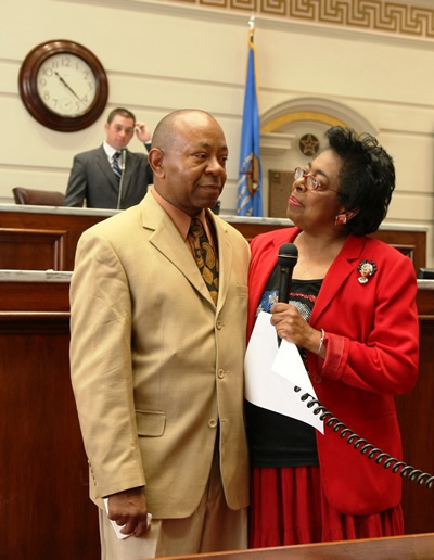 Sen. Eason McIntyre thanks Currie Ballard for his public service.  